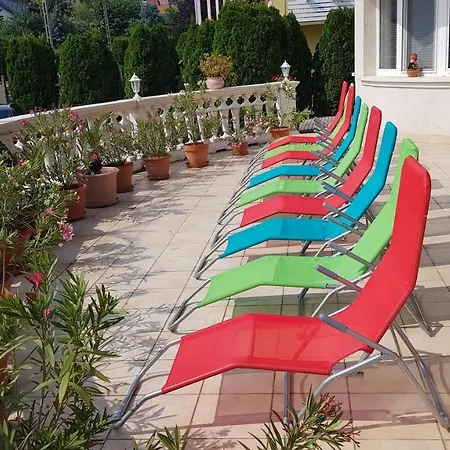 Апартаменты Pihenes Haza-relax Apartmanhaus Денешдиаш