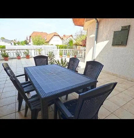 Pihenes Haza-relax Apartmanhaus *