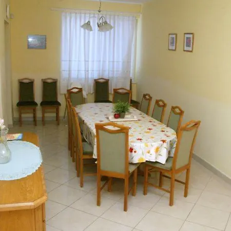 Pihenes Haza-relax Apartmanhaus Gyenesdiás