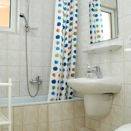 Pihenes Haza-relax Apartmanhaus * Gyenesdiás