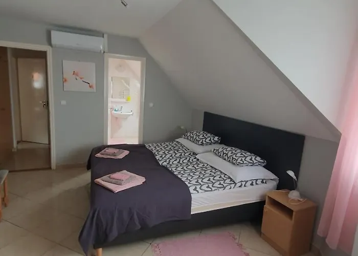 Pihenés Háza-relax Apartmanhaus Appartamento Gyenesdiás