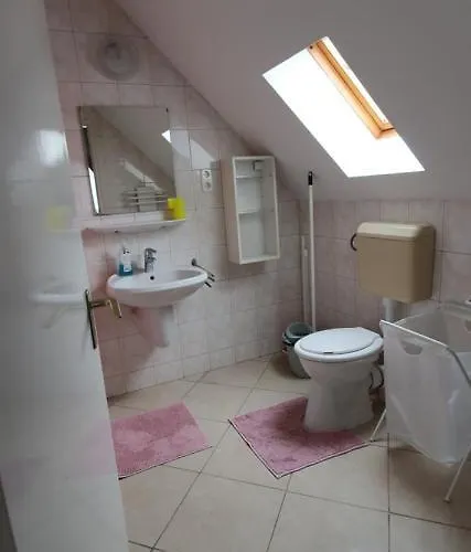 Pihenés Háza-relax Apartmanhaus * Gyenesdiás