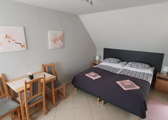 Pihenés Háza-relax Apartmanhaus *