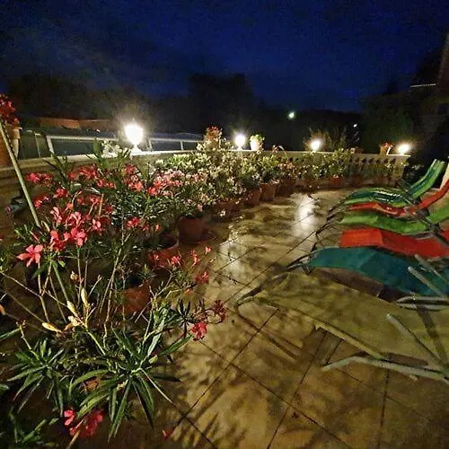 Pihenés Háza-relax Apartmanhaus Appartamento Gyenesdiás