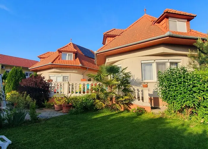 Pihenés Háza-relax Apartmanhaus * Gyenesdiás